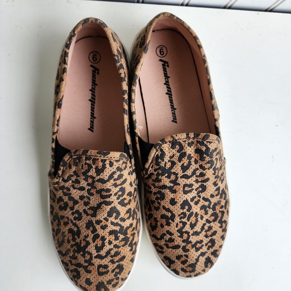 Funky Monkey Brown Leopard Sneakers Women's Slip On Casual Shoes Sz 9 - Picture 3 of 6